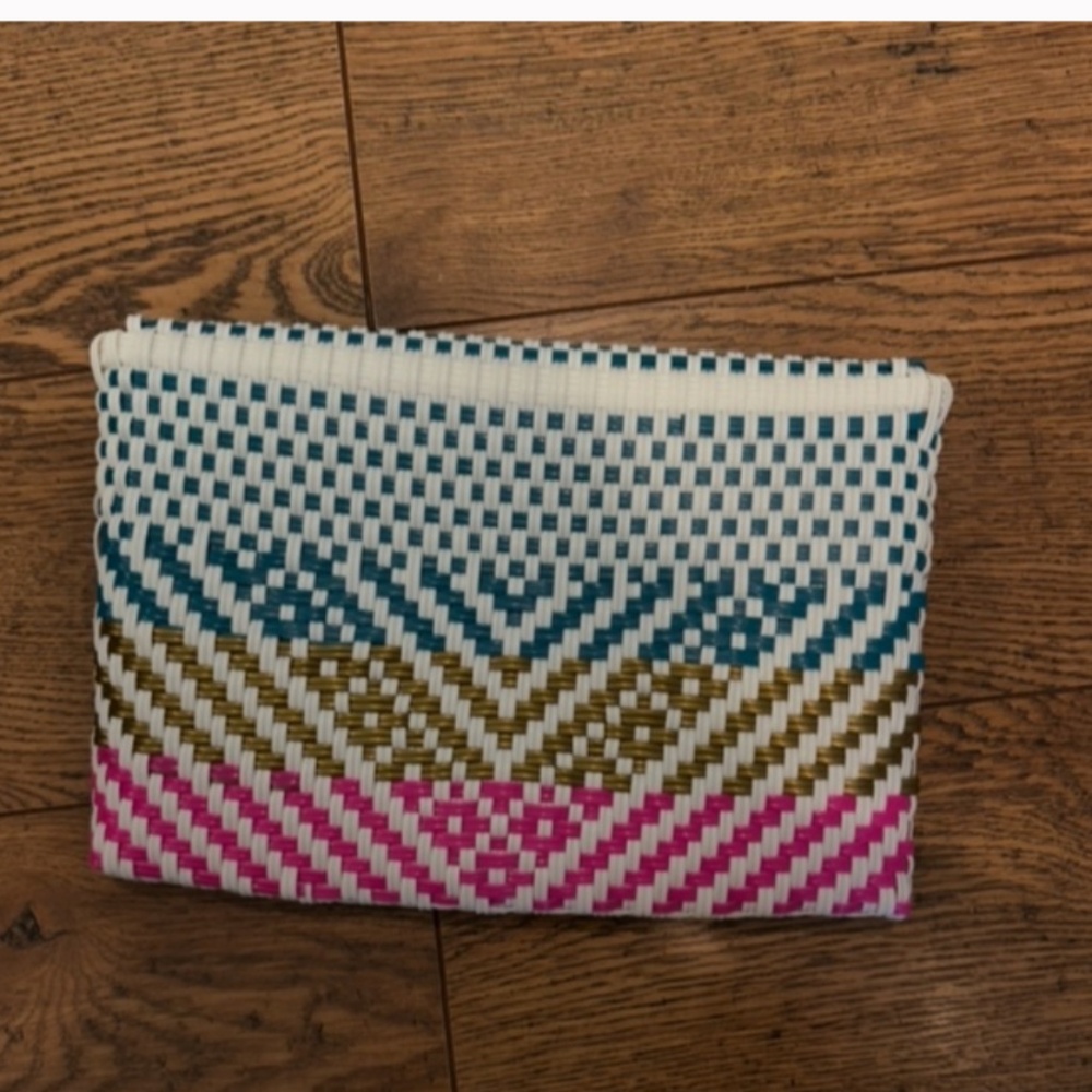 DEAL OF THE DAY! Marked down! Maria Victoria clutch - Picture 7 of 7